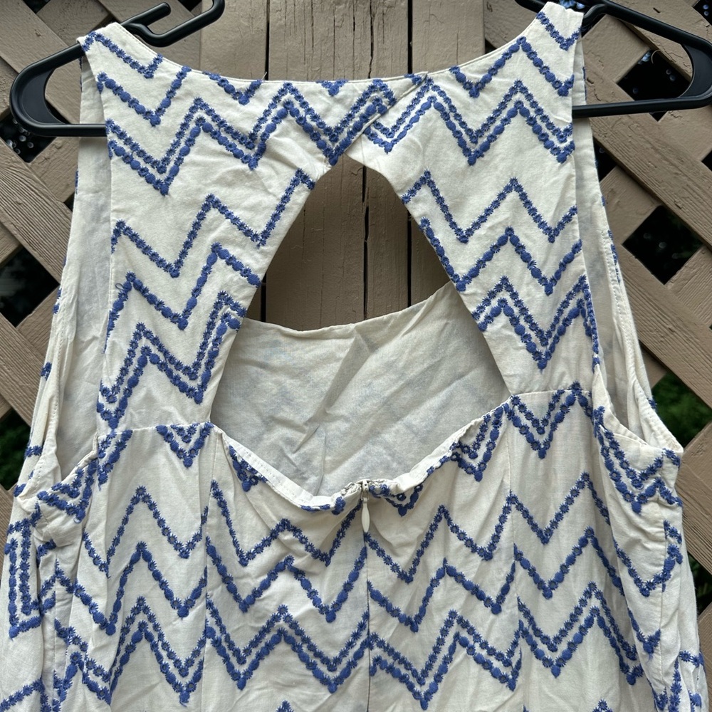 Loft Dress - Picture 8 of 9